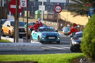 La caravana de Papá Noel inunda Telde de magia y alegría/Francisco Javier Santana.